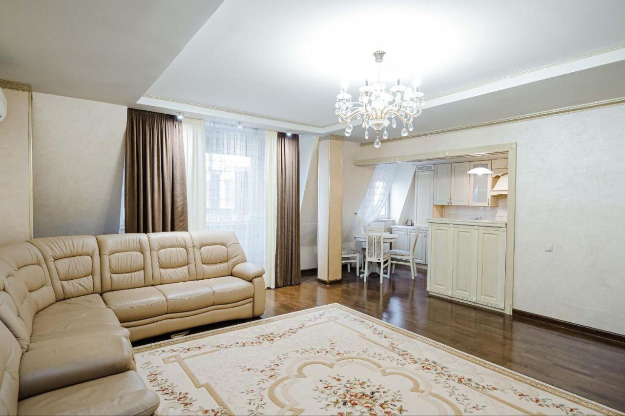 Cathedral Park And Pedestrian Zone Ultracentral Cozy Apartment In تشيسيناو المظهر الخارجي الصورة